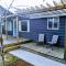 Little Blue Bungalow on Boise's Bench, Pet Friendly, Fully Fenced yard with doggie door! 2 miles from BSU, 5 minutes from Downtown Boise, Desk and workstation for remote workers, 2 TV's large walk-in closet, Good for mid-term stays - بويز