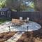 Little Blue Bungalow on Boise's Bench, Pet Friendly, Fully Fenced yard with doggie door! 2 miles from BSU, 5 minutes from Downtown Boise, Desk and workstation for remote workers, 2 TV's large walk-in closet, Good for mid-term stays - بويز