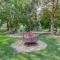 Experience Nirvana with artwork collections from around the globe Located in Lakewood neighborhood in SE Boise next to a park, Minutes from Bown Crossing and the Boise River, 10 minutes to downtown, 4 beds, sleeps 8, pets welcome in large fenced in yard - Бойсе