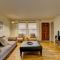 Sunset Home perfect for extended stays with fully fenced in yard, designated office, two living rooms, located across from Boise Foothills and close to Bogus Basin in Boise's North End - Бойсе