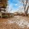 Sunset Home perfect for extended stays with fully fenced in yard, designated office, two living rooms, located across from Boise Foothills and close to Bogus Basin in Boise's North End - Бойсе
