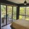 Beautifully Elevated Treehouse Apartment - Buderim