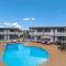 Spanish Trails Inn - Laredo Hotel