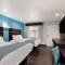 Spanish Trails Inn - Laredo Hotel