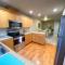 The Getaway SE Boise Condo Across the street from Greenbelt, Bown Crossing and Boise River 3BD 3Bath, 4 beds! Lovely, Homey, Dining table seats 6