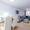 3 Bedroom! 3 Toilets! Contractors and Groups! Free Parking! Driveway! NEW BUILD HOUSE!
