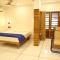 QUILON LAKE INN