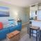 Charming Beachside Condo Lovely Pool Hot Tubs and Boardwalk