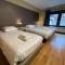 Race & Rooms