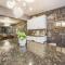 HostWise Stays - Chalk Art House - Chalkboard Wall, Private Parking, Patio