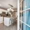HostWise Stays - Chalk Art House - Chalkboard Wall, Private Parking, Patio