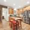 HostWise Stays - The Larryville - Amazing Bathroom, Perfect Location, Custom Build - Pittsburgh