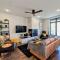 HostWise Stays - The River West - Hot Tub, Parking, Fire Pit, and more - سيلفرثورن