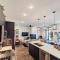 HostWise Stays - The River West - Hot Tub, Parking, Fire Pit, and more - سيلفرثورن