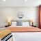 HostWise Stays - The Peralta - Brand New, Great Kitchen, Theater Room