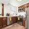 HostWise Stays - Grandview Balcony with Stunning Skyline Views