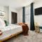 HostWise Stays - Grandview Balcony with Stunning Skyline Views