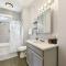 HostWise Stays - The James Apt 1 - Patio, Free Street Parking