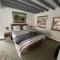 DullVino Cottage no 15 at Critchley