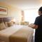 Howard Johnson La Cañada Hotel & Suites