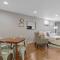 Roomy 5 Bed 3 Bath Fire Place Large Outdoor Space
