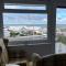 Sirens Sunset Peaceful Retreat with stunning sea views, 5 minutes from Porth Beach