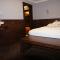 Crestfield Hotel