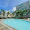 8 Spatial 2BR condo within the city with Pool, WIFI & Netflix - Davao