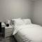 Cozy Modern and Lavish 2 Bedroom Basement Suite
