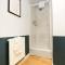 Beautiful City Centre Apartment with Free Parking, Fast-Wifi, SmartTV with Netflix and Private Garden by Yoko Property