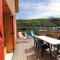 Chalet spacieux avec terrasse, Wi-Fi et parking - FR-1-608-15