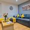 Central Stamford Retreat - Stylish 2-Bed Apartment & Parking