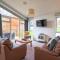 Spacious Oak Cabin with Hot Tub - Devon Spacious Oak Cabin with Hot Tub - Devon