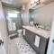NEW Bijou Waterway Getaway- 3bed, Pool, Dock, Loft