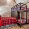 ERN840 - Splashin' Chalet - Brand New Cabin with Indoor Pool! Great Location! cabin - بيدجن فورج