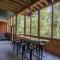 ERN823 - EAGLE FALLS - GREAT LOCATION WITH PRIVATE HEATED INDOOR POOL! CLOSE TO TOWN! cabin - بيدجن فورج