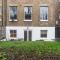 Pass the Keys Modern Apartment 2 Minute Walk From Station - Surbiton