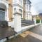 Pass the Keys Modern Apartment 2 Minute Walk From Station - Surbiton