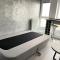 Beautiful Penthouse Lakeview W18