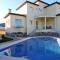 Stunning 3-Bed House in Pego - Pego