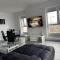 Unique Penthouse Lakeview W19