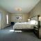 Orange Inn Boutique Hotel - Goshen