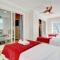 Bombastic Home - Steps to Beach - GameRm - Hot Tub - Pet Friendly