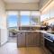Sea & Mountain Apartment Close to Port and City