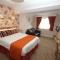 Lion Hotel & Studio Apartments