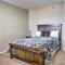 10 Mi to DIA Spacious Aurora House with Yard!