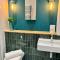 Margate Main Sands Sea views Central Location Sleeps 4