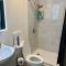 Comfortable 2BR Apt Central