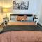 Comfortable 2BR Apt Central