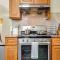 Golden Gem in Heart of East Rock Quiet 3BR Near DT and Yale - New Haven